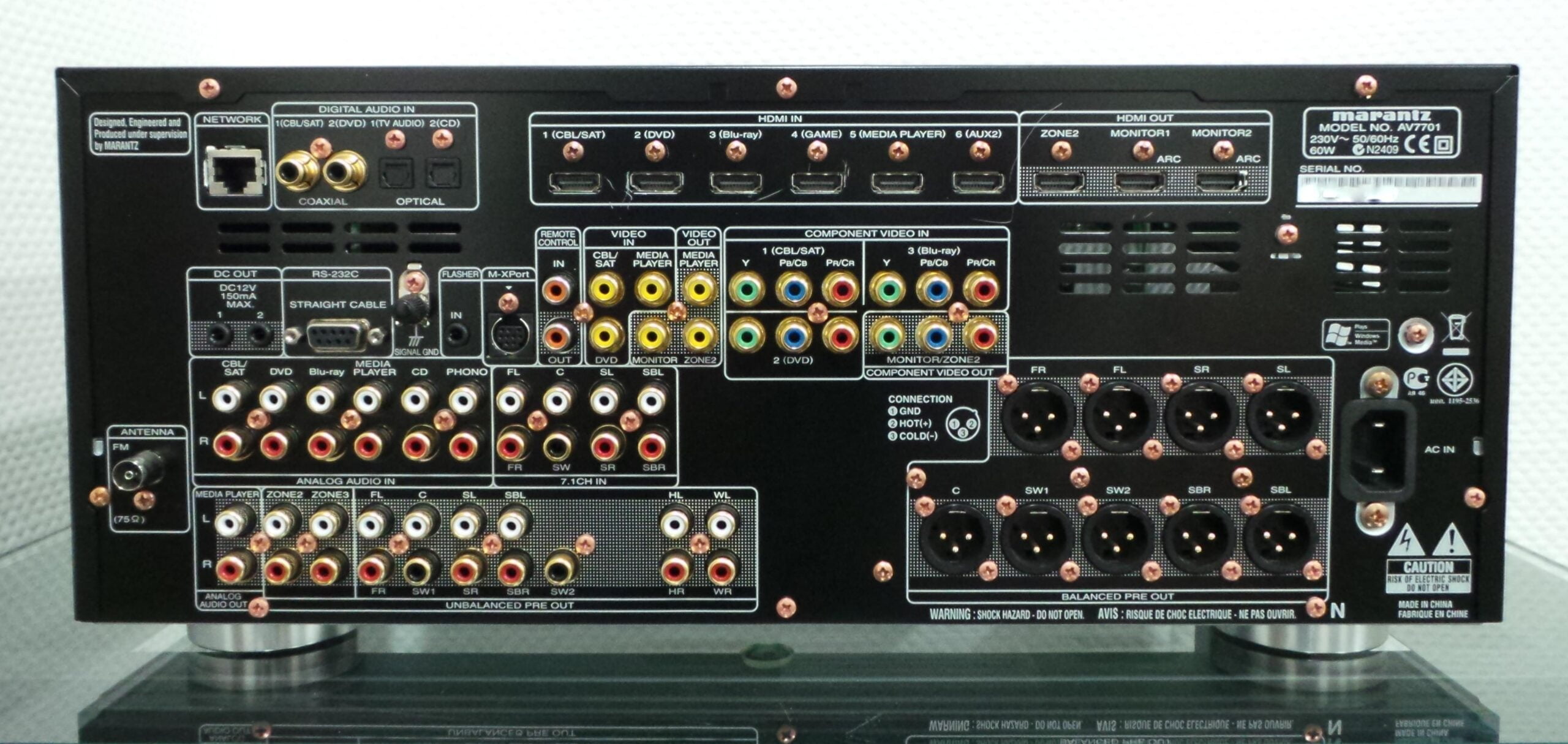 Marantz AV7701 előerősítő, processzor hátulja HOME MOVIE Webáruház